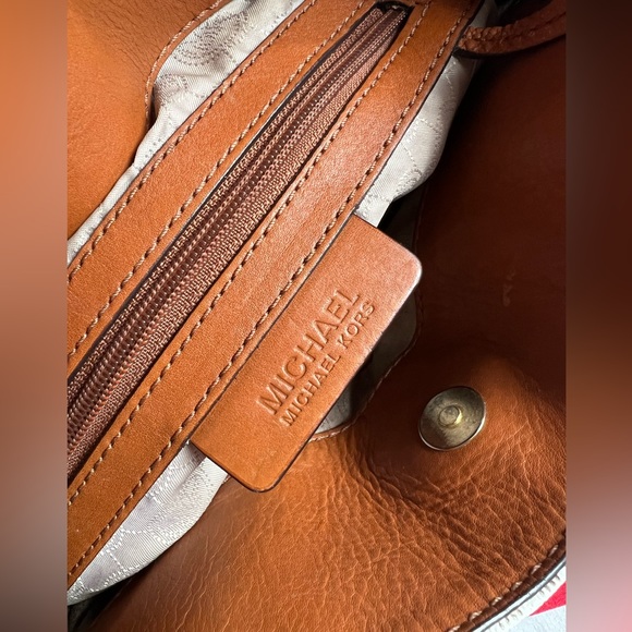 Michael Kors | Lock and Key Good Condition Purse - Picture 9 of 15